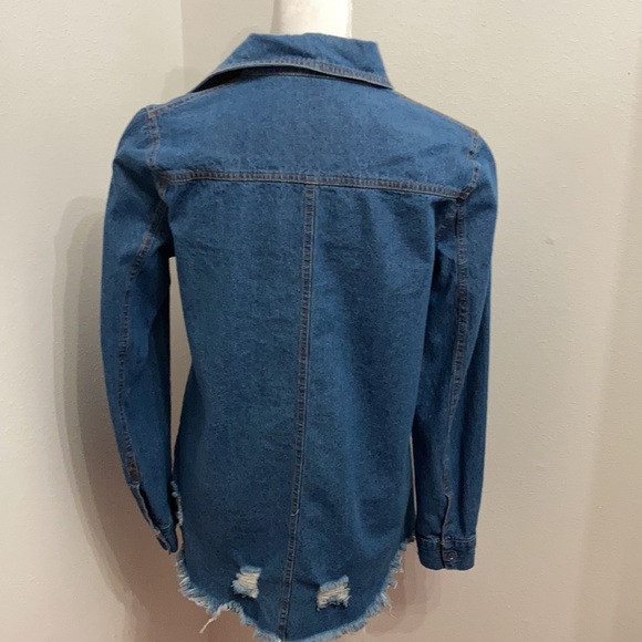 EUC Distressed Denim  Top Size Medium - Picture 5 of 10